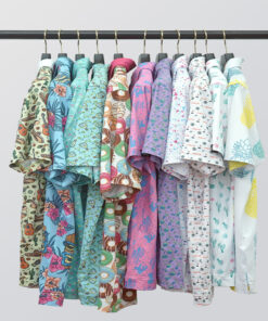 Quần áo golf OEM Dry Slim Fit Vertical Mesh Polo màu trắng in hình học thêu logo